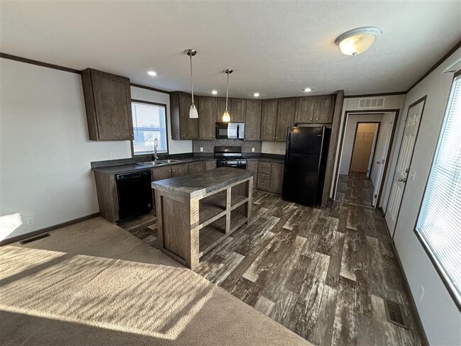 Building Photo - 73 Eisenhower St