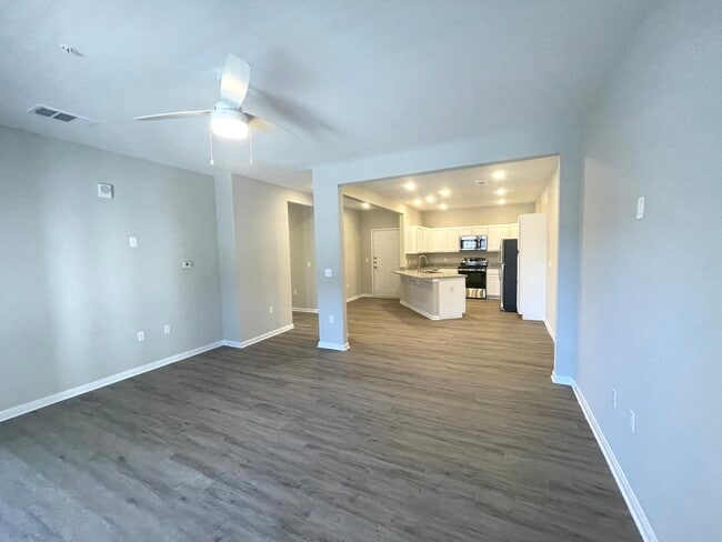 300 Willow Grv Wy Unit 517