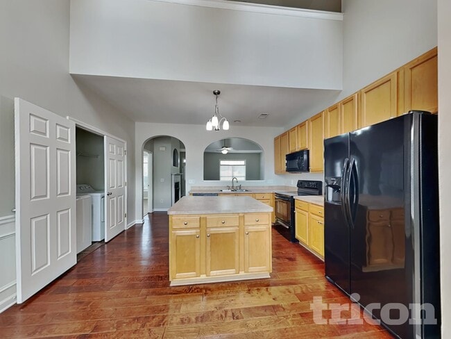 Photo - 2704 Mariner Way