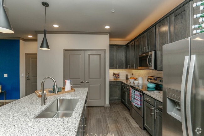 Photo - Sapphire Bay Apartments