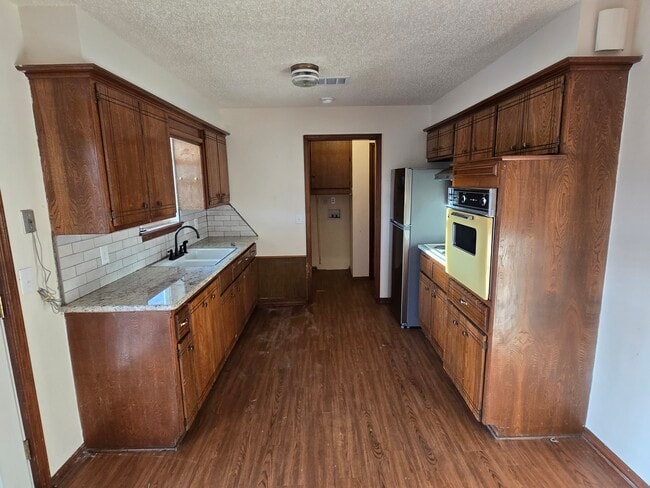 Photo - 700 Claremont Dr