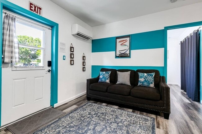 Photo - 1629 Johnson St Apartment Unit 3