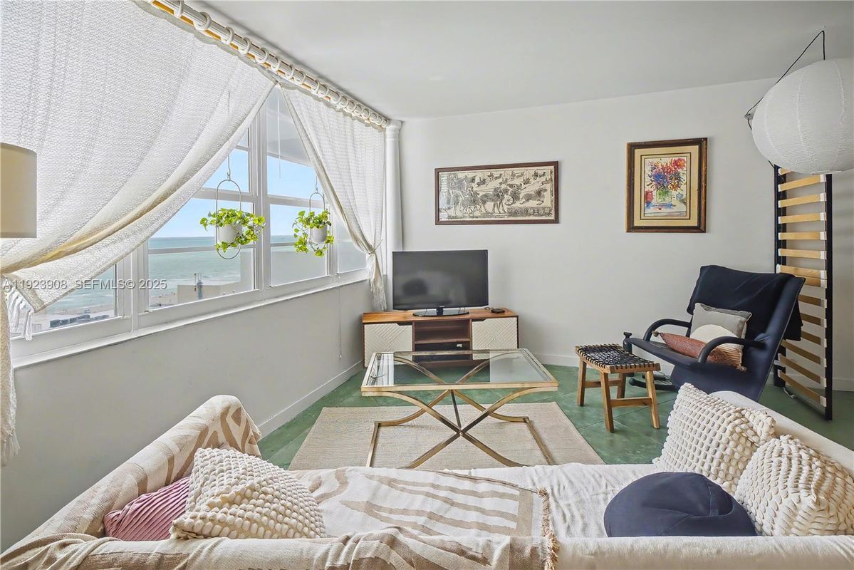 Photo - 100 Lincoln Rd