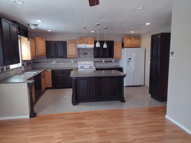 Photo - 1314 Mozi Ln