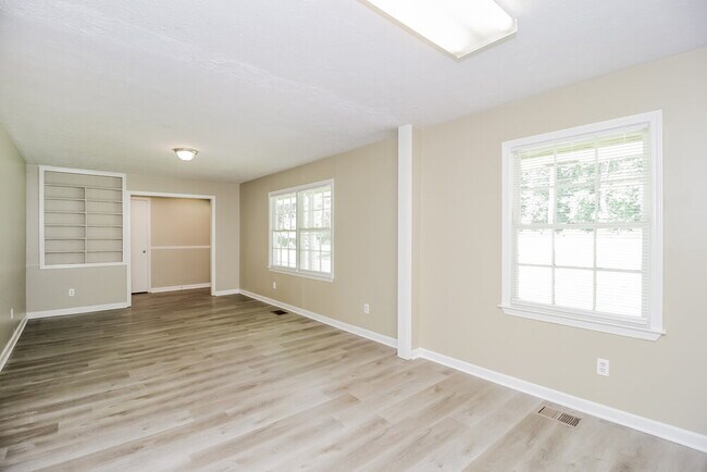 Photo - 375 N Hickory Ln