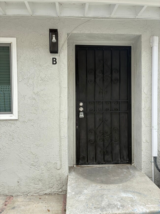 Photo - 12920 Roselle Ave Unit B