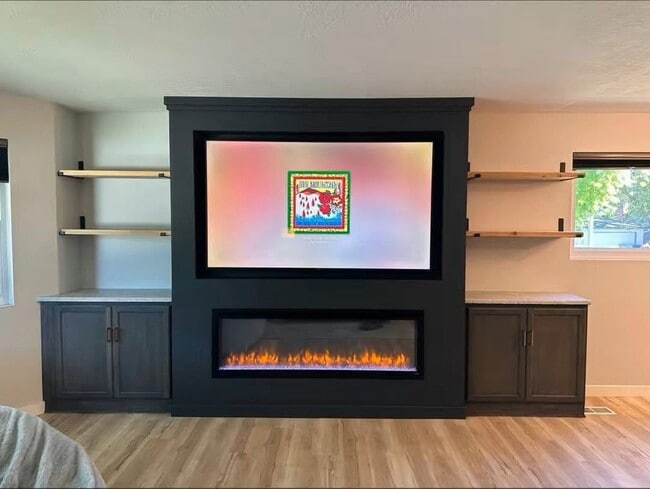 Building Photo - 8801 Fircrest Dr Rental
