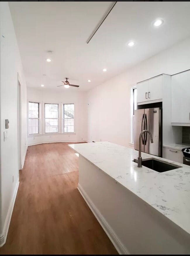 Photo - 2459 Cambreleng Ave