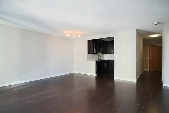 Photo - 72 W Huron St