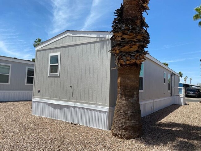 Photo - 2060 N Center St