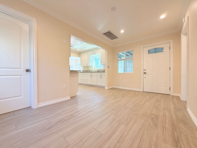 Photo - Modern 2BD/2BA ADU in Prime Toluca Terrace Location