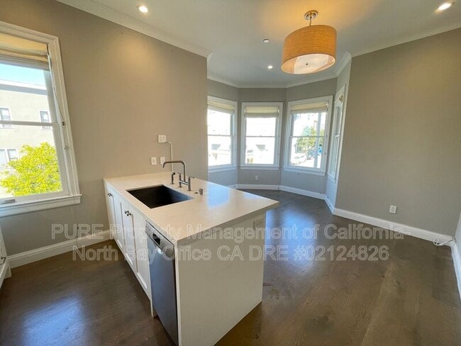 Building Photo - 1765 Stockton St Rental