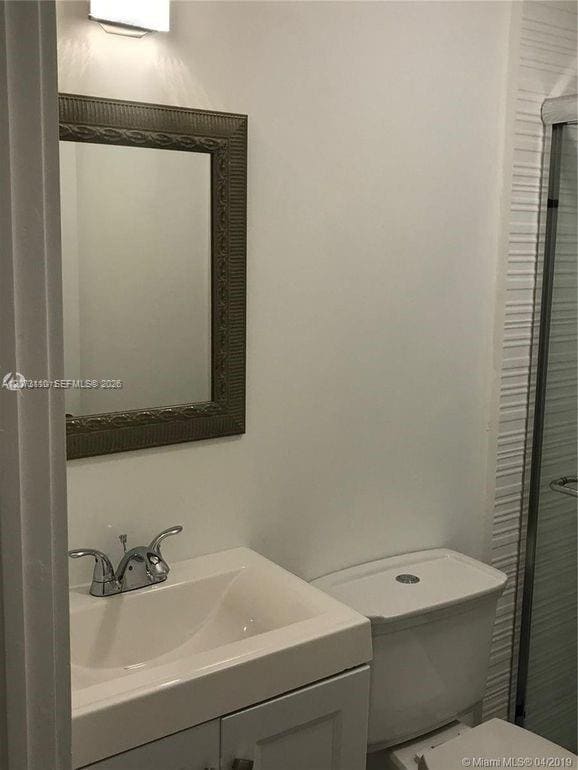 2600 NE 205th St Unit 2