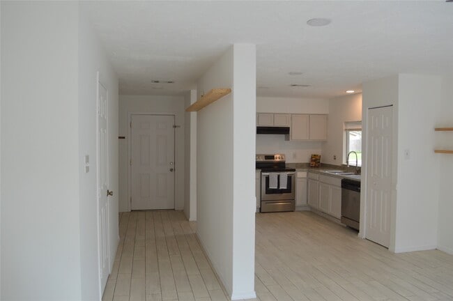 Photo - 1212 E Red Cedar Cir