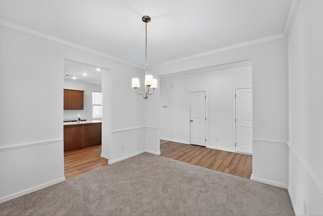 Photo - 233 Bloomfield Cir