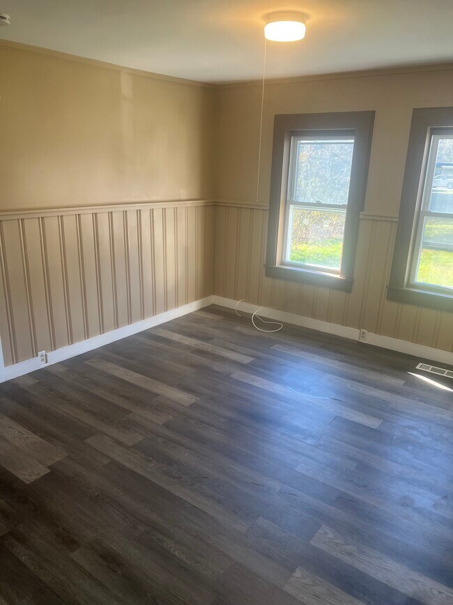 Photo - 15 Chisholm Ave