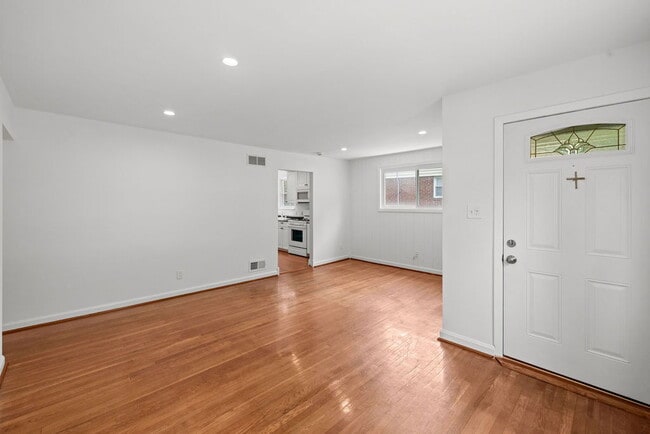 Photo - Rare Garage and Steps to Metro 4br  2ba