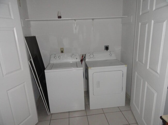Photo - 1541 Kathleen Dr