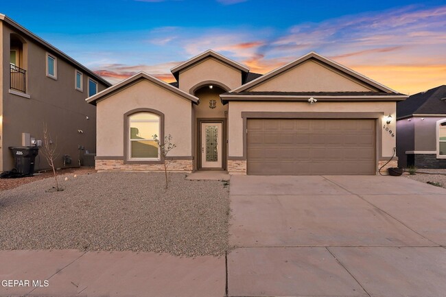 Photo - 1096 Sky River St Casa