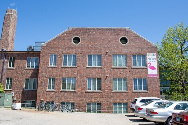 Photo - 610 Springfield