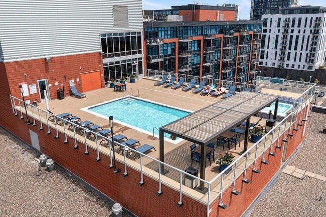 Photo - 215 10th Ave S