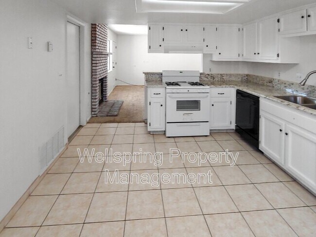 Photo - 936 W Graaf Ave Unit B