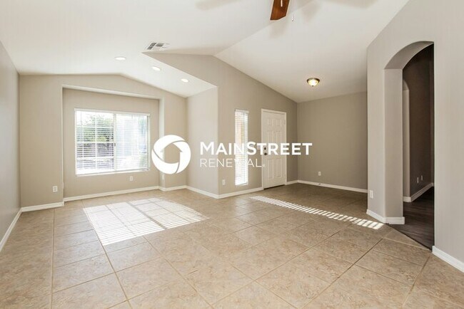 Photo - 3 Bedroom Pet-Friendly Home in Phoenix, AZ with Main Street Renewal