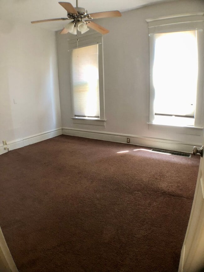 Photo - 1 Bed / 1 Bath on 10th Ave close to Wexner... Unit A