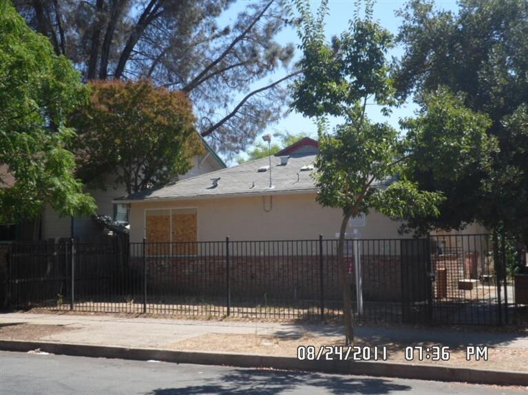 Foto principal - 3664 5th Ave