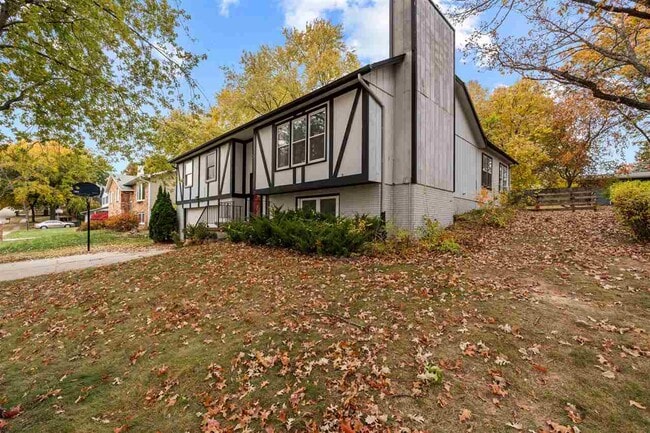 Photo - 16 Penfro Dr