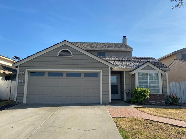 Building Photo - 3BR/ 2BA Updated Home!