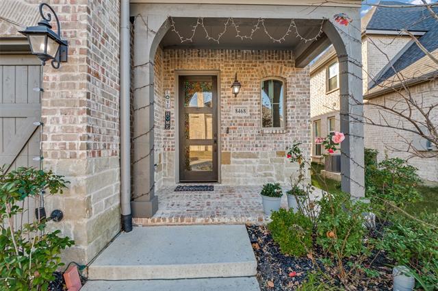 Photo - 8468 Wembley