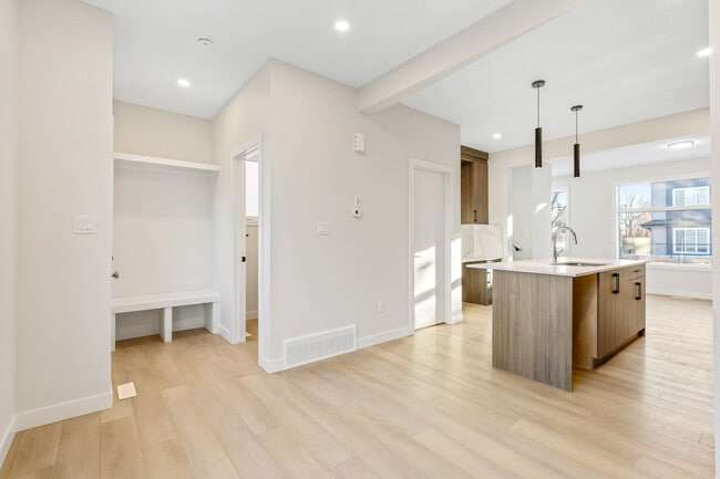 Photo - 13204-13112 112 Ave NW
