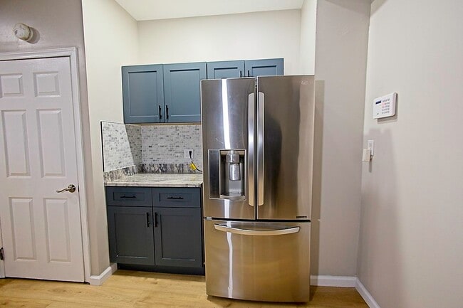 Photo - 1961 N Croskey St