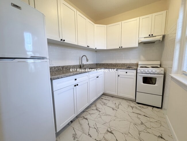 Building Photo - 2018 Commonwealth Ave Rental