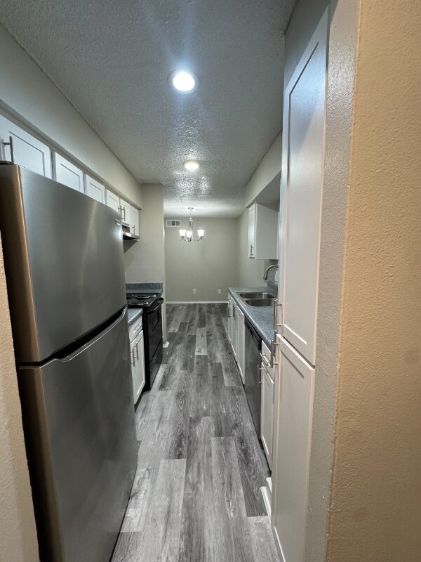 Photo - 2010 Estrada Pkwy Unit 00-102