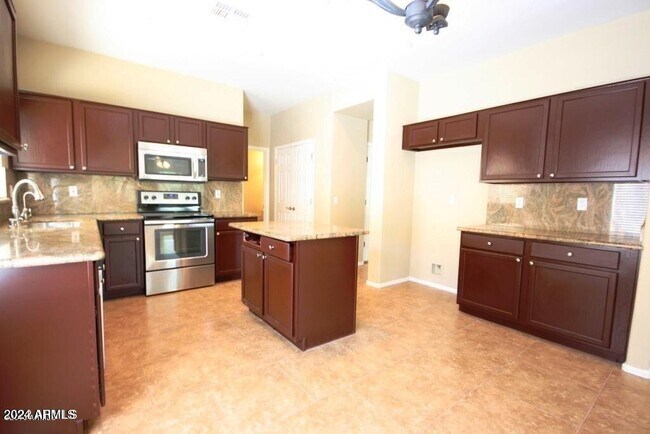Photo - 40435 N Acadia Ct