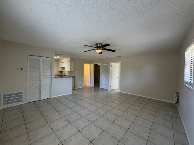 Photo - "Charming 2-Bed Retreat with Granite Finishes”