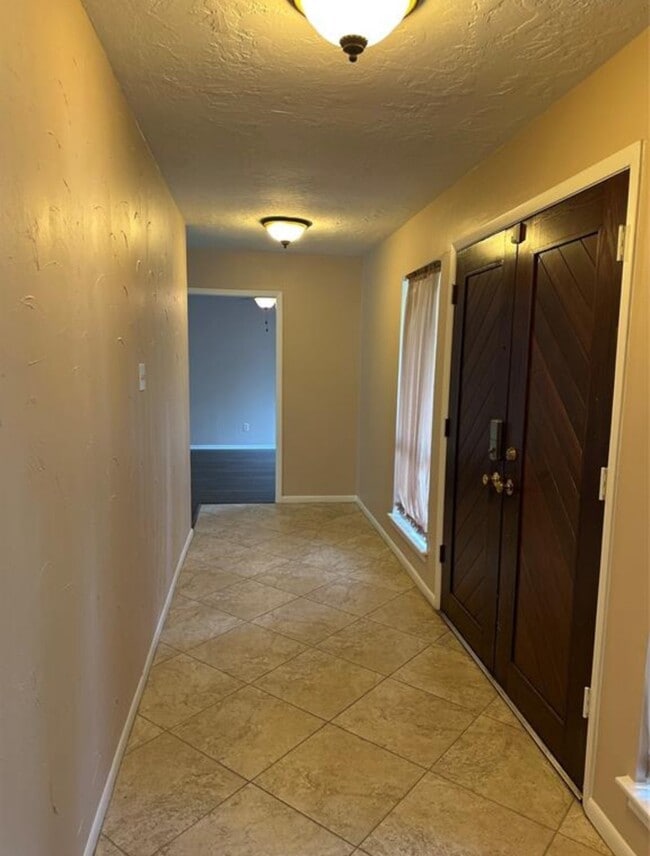 Building Photo - 17406 Spicewood Springs Ln Rental