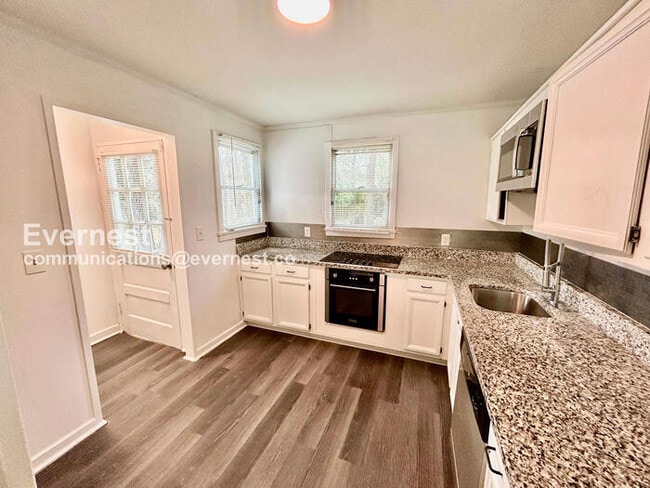 Photo - 1738 Duke Rd