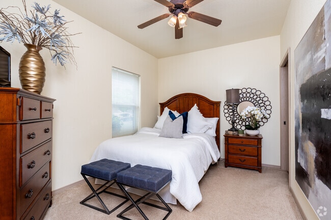 2BR, 2BA - 1,093SF - 2nd Bedroom