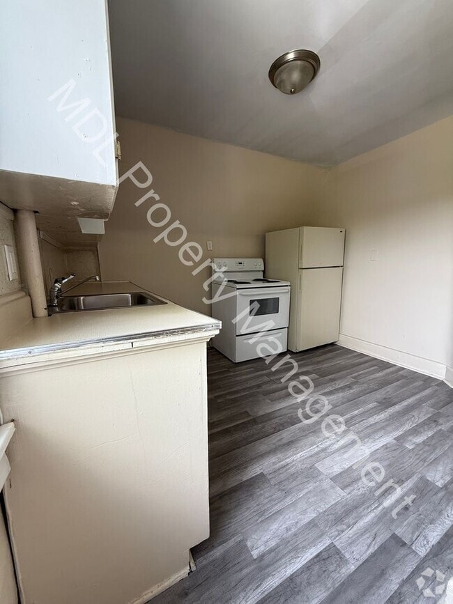 Building Photo - 1914 Joslin St Unit 2 Rental