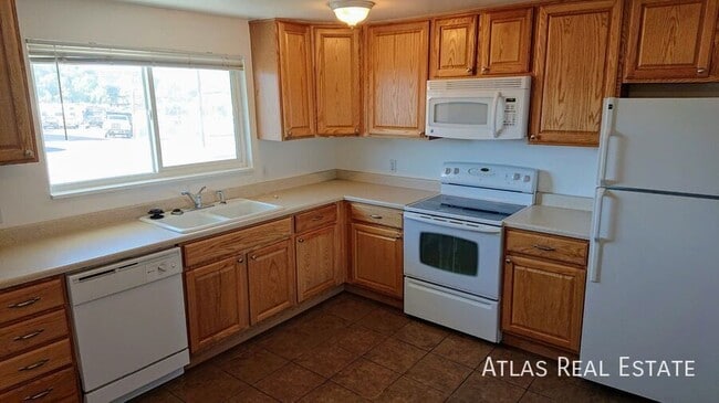 Building Photo - 920 Bishop Ct Unit A