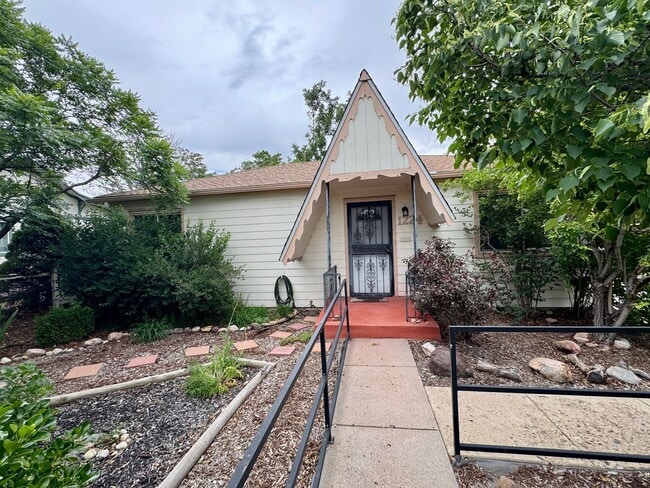 Beautiful 2 Bedroom Ranch Home Furnished o... - Beautiful 2 Bedroom Ranch Home Furnished o...