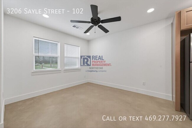 Photo - 3206 Sayle St