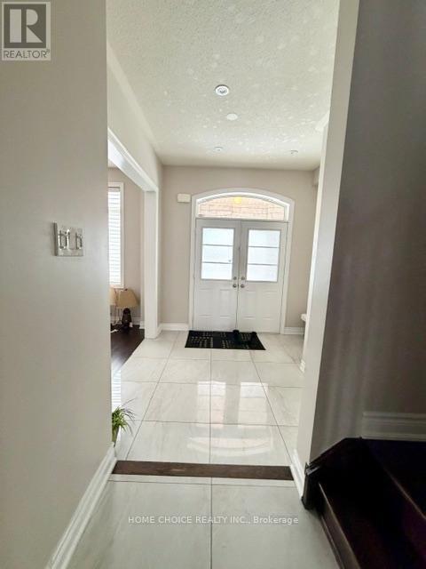 Photo - 42 Squire Ellis Dr