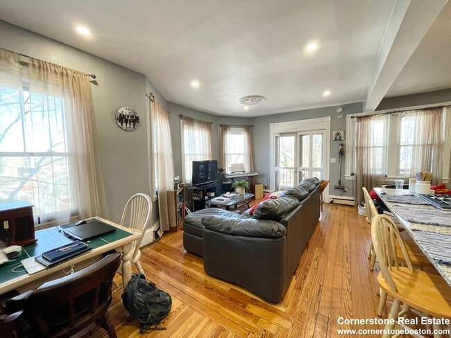 Photo - 18 Sunset St Unit 3