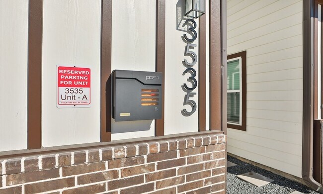 Photo - 3535 Mt Pleasant St Unidad A