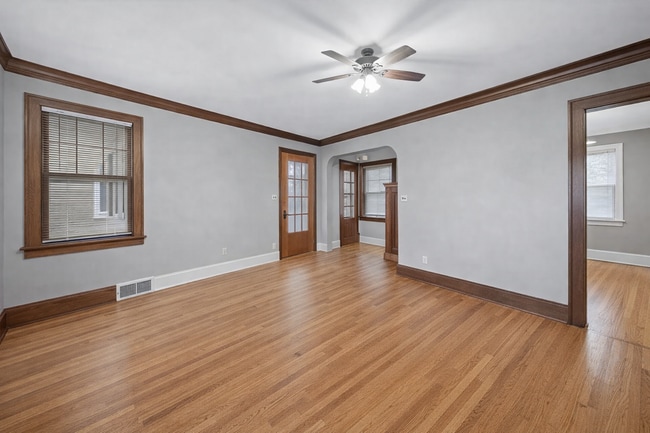 Photo - 811 Snelling Ave N