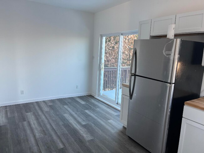 Photo - 2729 Custer Ave Unidad 1